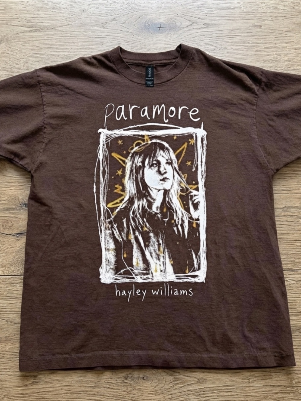 Gildan Brown Paramore Hayley Williams Graphic Tee with White & Gold Print